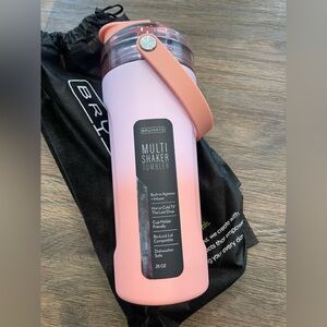 NWT- Limited Edition Citrus Glow Brumate Multishaker- 26oz